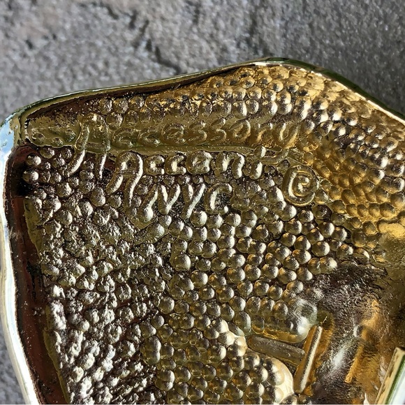 Vintage Accessory Accent NYC Gold Scale Stretch Belt with Elephant Head Buckle - Picture 4 of 6